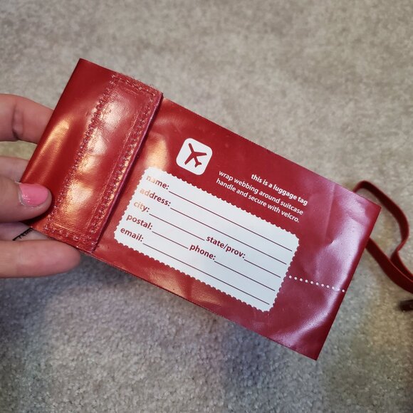 LUG Tango Quilted Wristlet Passport Holder Wallet Zip Travel Multi-Card RFID Red - Picture 9 of 14